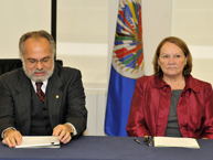 Comisionado Jos de Jess Orozco y Presidenta de la CIDH, Comisionada Dinah Shelton, durante la ceremonia de firma del acuerdo