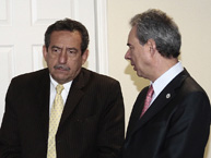 The Rapporteur on the Rights of Persons Deprived of Liberty, Rodrigo Escobar Gil, talks with the former Rapporteur and current Magistrate of the Supreme Court of Justice of El Salvador, Florentn Melndez, and other authorities during the visit to El Salvador in October de 2010.