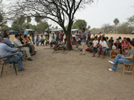 La delegación de la CIDH  recibe testimonios de miembros de la Comunidad Xakye Axa.