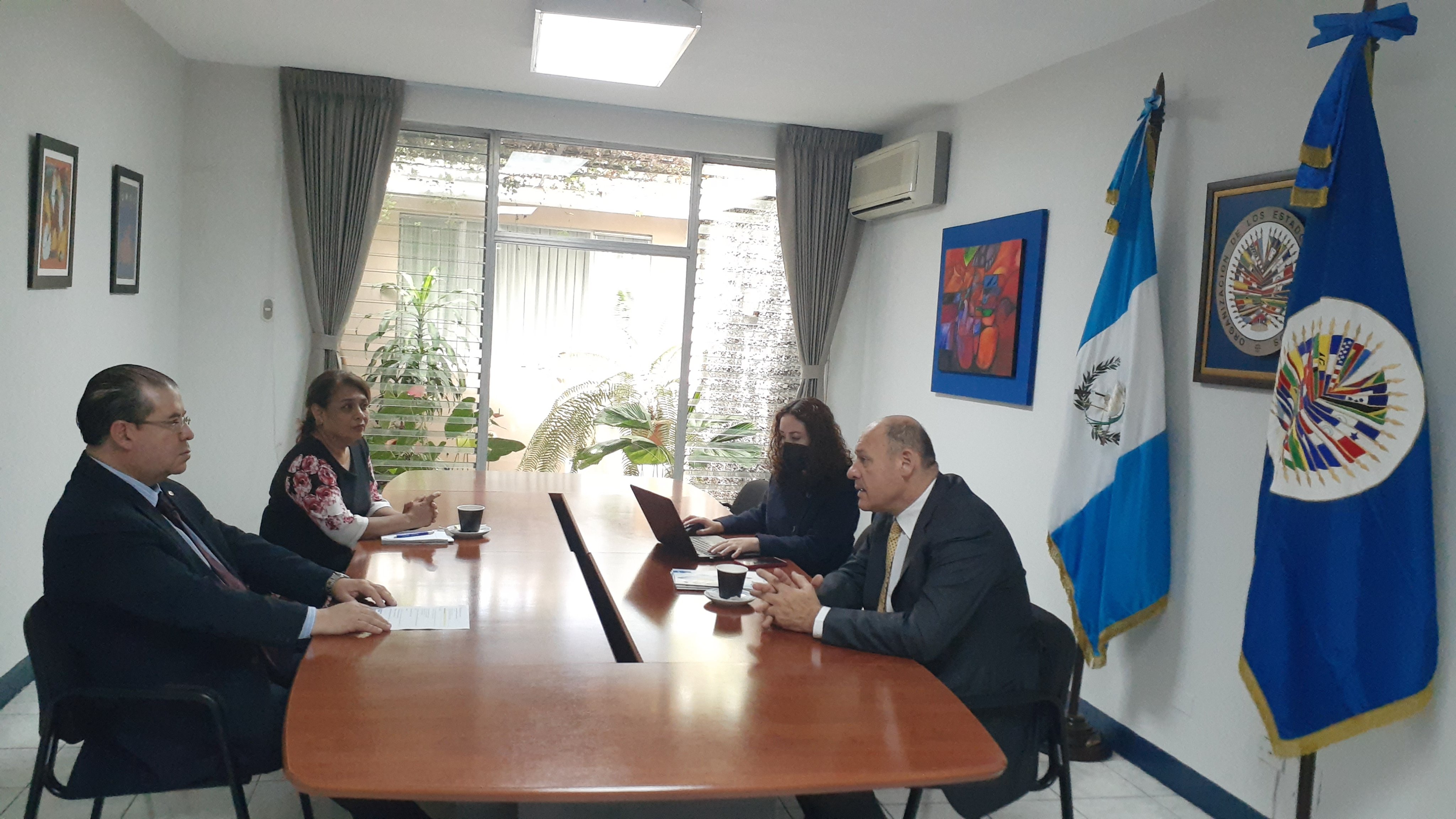 El Representante, Diego Paz, recibió la grata visita del Director de la Oficina de las Naciones Unidas de Servicios para Proyectos (UNOPS), Señor Andrea Calvaruso. Conversaron sobre la gestión que adelantan en el país.(25 de octubre de 2022)