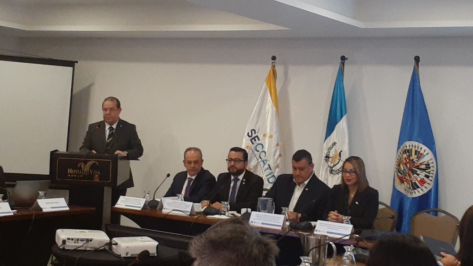 El Representante, Diego Paz, acompañó al Vicepresidente de la República, Licenciado Guillermo Castillo, en la ceremonia inaugural de la reunión del Grupo de Expertos sobre Sustancias Químicas y Productos Farmacéuticos, organizado por CICAD/OEA y la SECCATID, con el Ministerio de Relaciones Exteriores (MINEX) y la Misión Permanente de Guatemala ante la OEA(12 de octubre de 2022)
