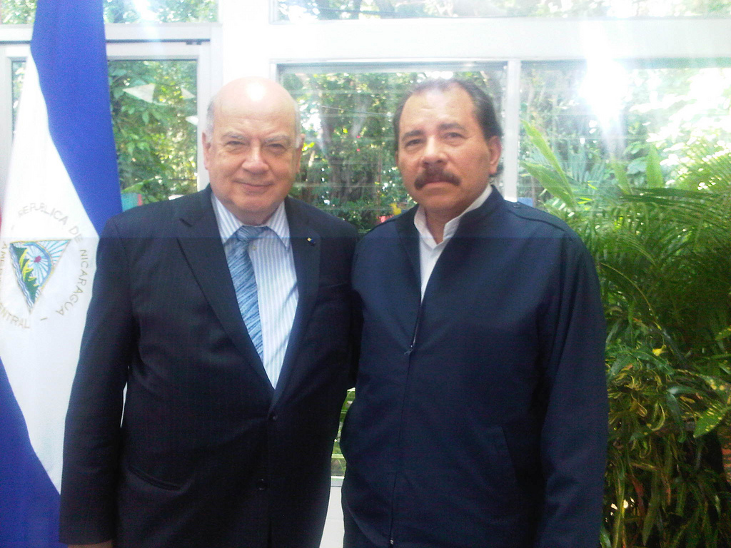 Secretario General de la OEA José Miguel insulza se reúne con el Presidente de Nicaragua Daniel Ortega(28 de septiembre de 2011)