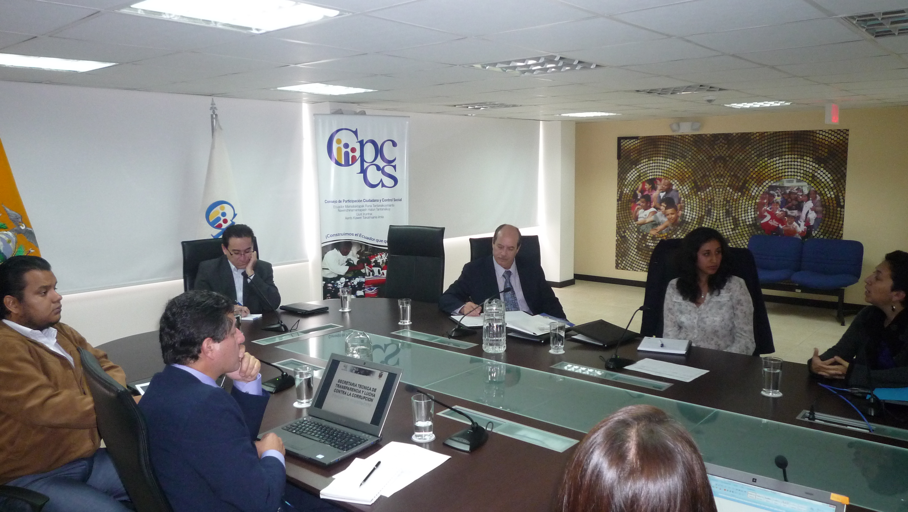 Reuniòn en las instalaciones del Consejo de Participaciòn Ciudadana y Control Social:Mecanismos y Guìas para cooperaciòn mutua(23 de abril de 2013)