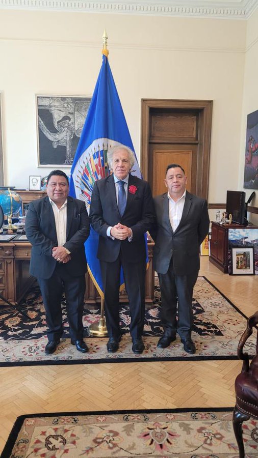 El SG/OEA, Luis Almagro, sostuvo un fraterno encuentro con los Comisionados Presidenciales contra la Discriminación y el Racismo contra los Pueblos Indígenas en Guatemala (CODISRA), Juan Chuc y Maximiliano Marroquín, en el marco de la V Semana Interamericana de los Pueblos Indígenas de la OEA.(10 de agosto de 2022)